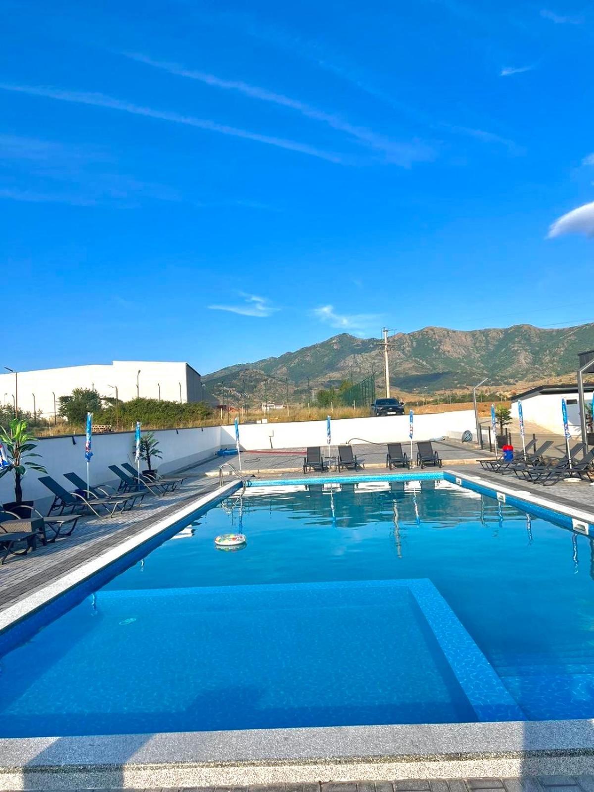 Hotel Focus Prilep Exteriör bild